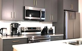 Brand New 2Br Condo With Outdoor Swimming Pool And Hot Tub