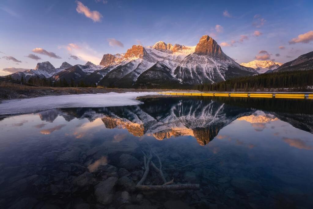Brand New 2Br Condo With Outdoor Swimming Pool And Hot Tub Canmore Exterior photo