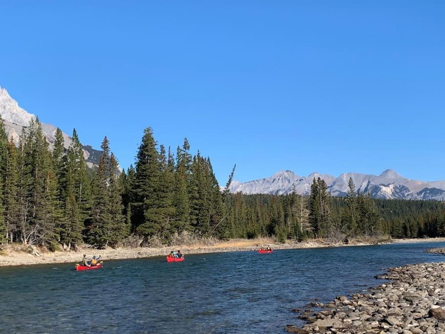 Brand New 2Br Condo With Outdoor Swimming Pool And Hot Tub Canmore Exterior photo